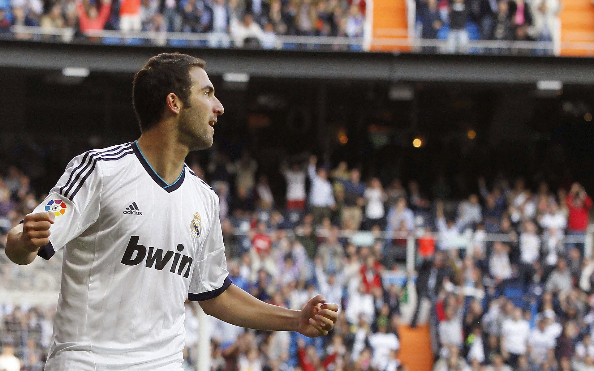 罗马2-0比闵迪奥，沙拉维和维纳托建功，罗马 维纳